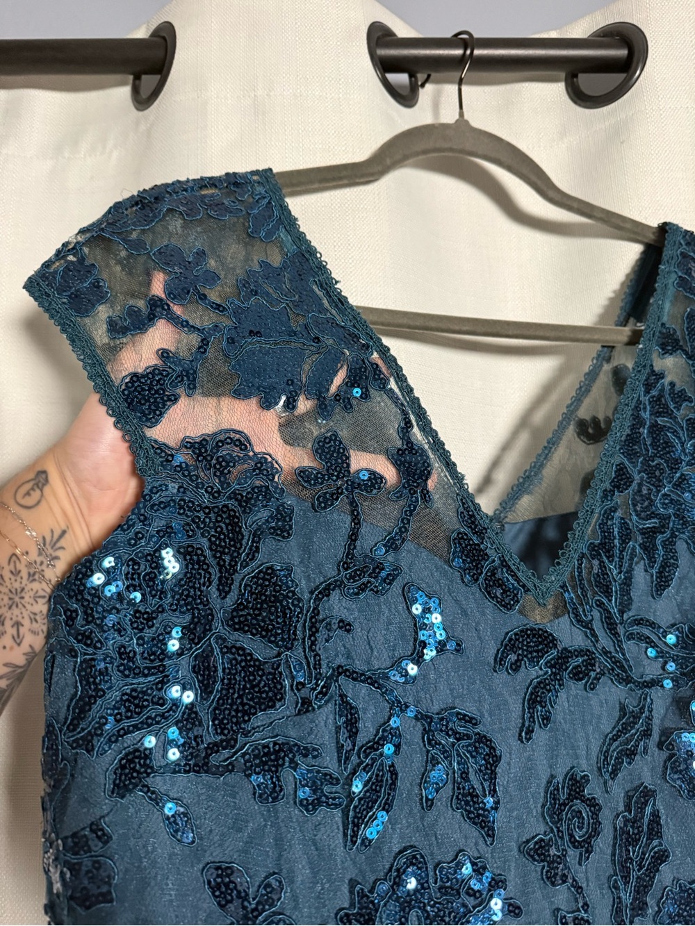Tadashi Shoji Teal Blue Lace & Sequin V-Neck Evening Gown re-posh - Picture 7 of 9